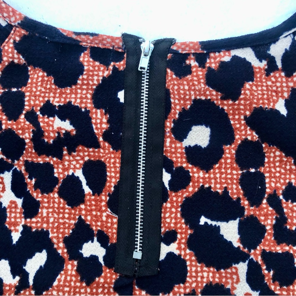 Leopard Print Shirt Rust Zipper Top Sz. Small officecore - Picture 3 of 8